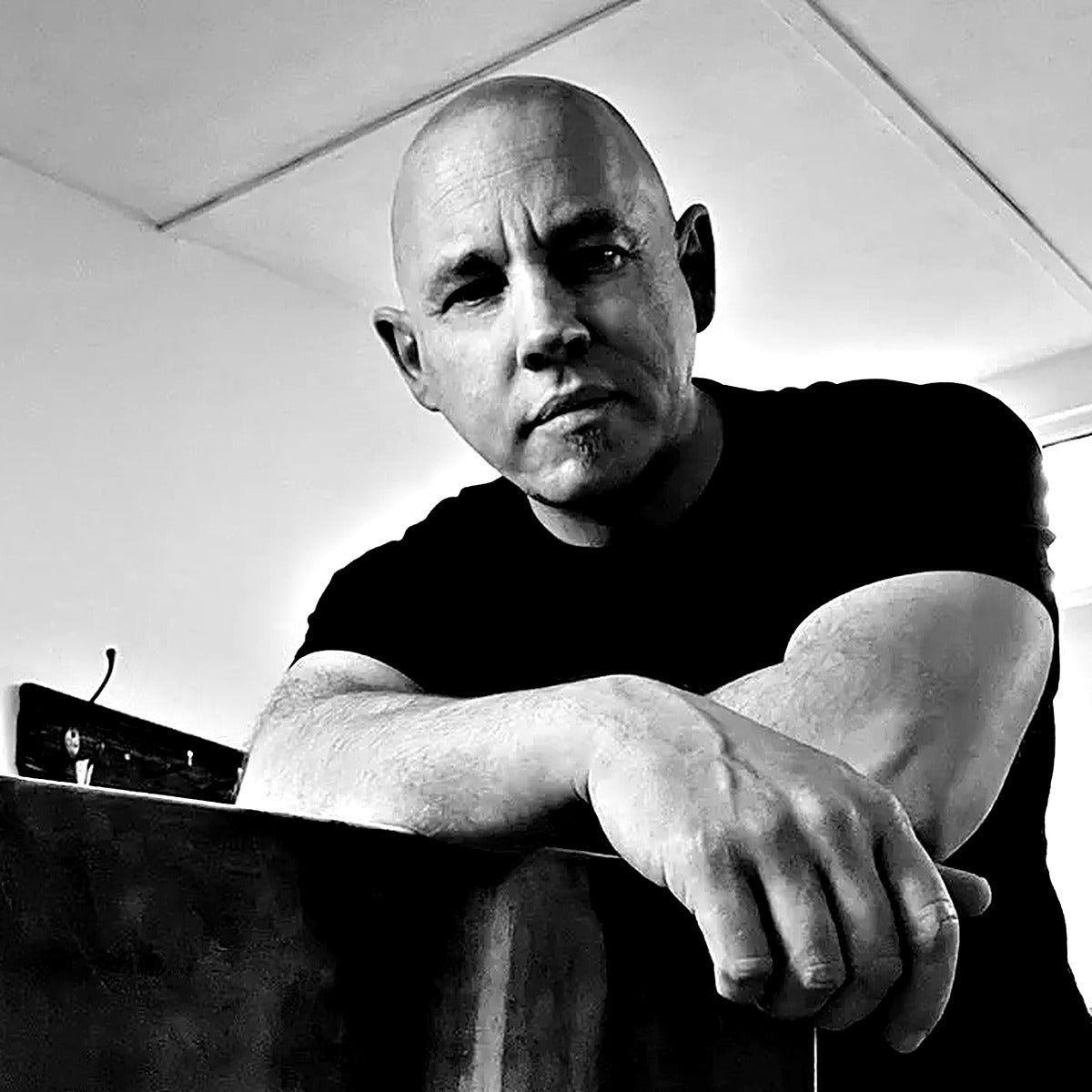 Portrait of artist Dan Hobday