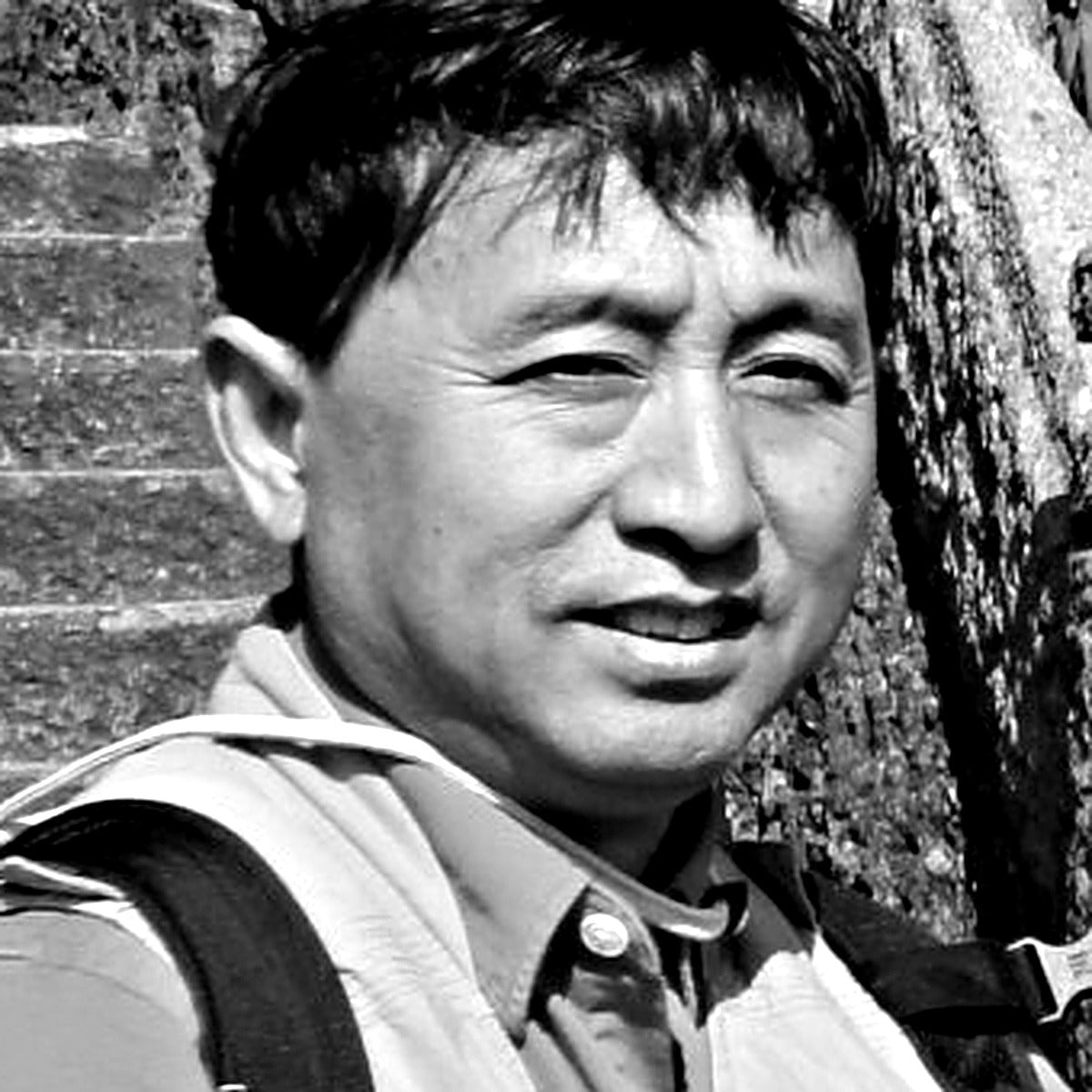 Portrait of photographer Jun Zuo